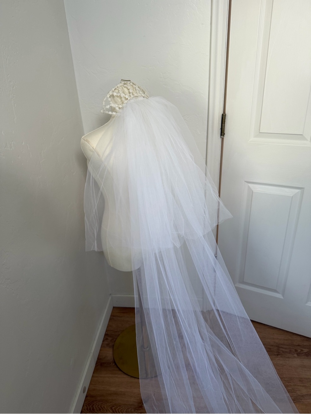 Vintage White Bridal Veil with Beaded Comb